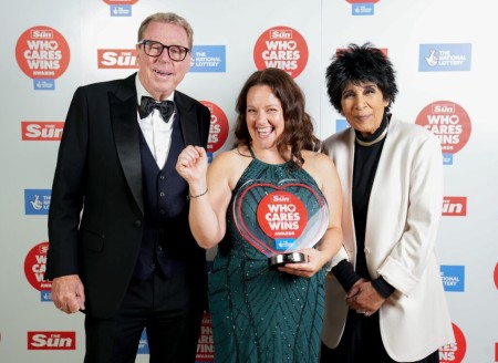 he Suns Who Cares Wins 2023 ..AWARD 9 - BEST DOCTOR .Winner: Dr Nicola Cable .Celebrity presenters: Moira Stuart and Harry Redknapp